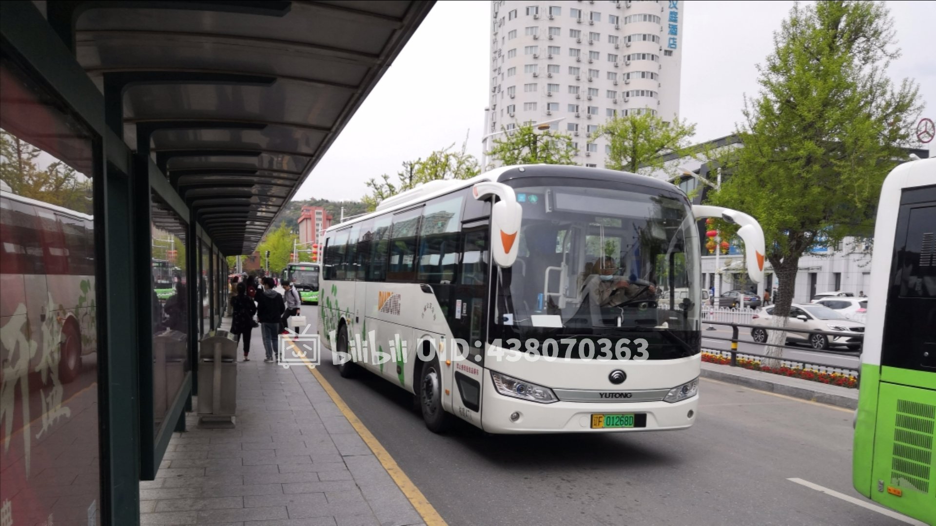 随着                    通,江城机场巴士也逐渐忙碌了起来