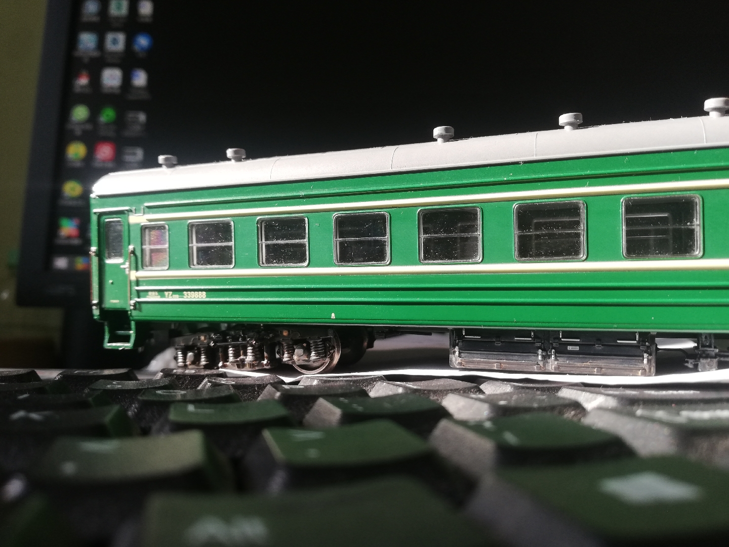 yz22b还是百万城铝合金窗框的好看.