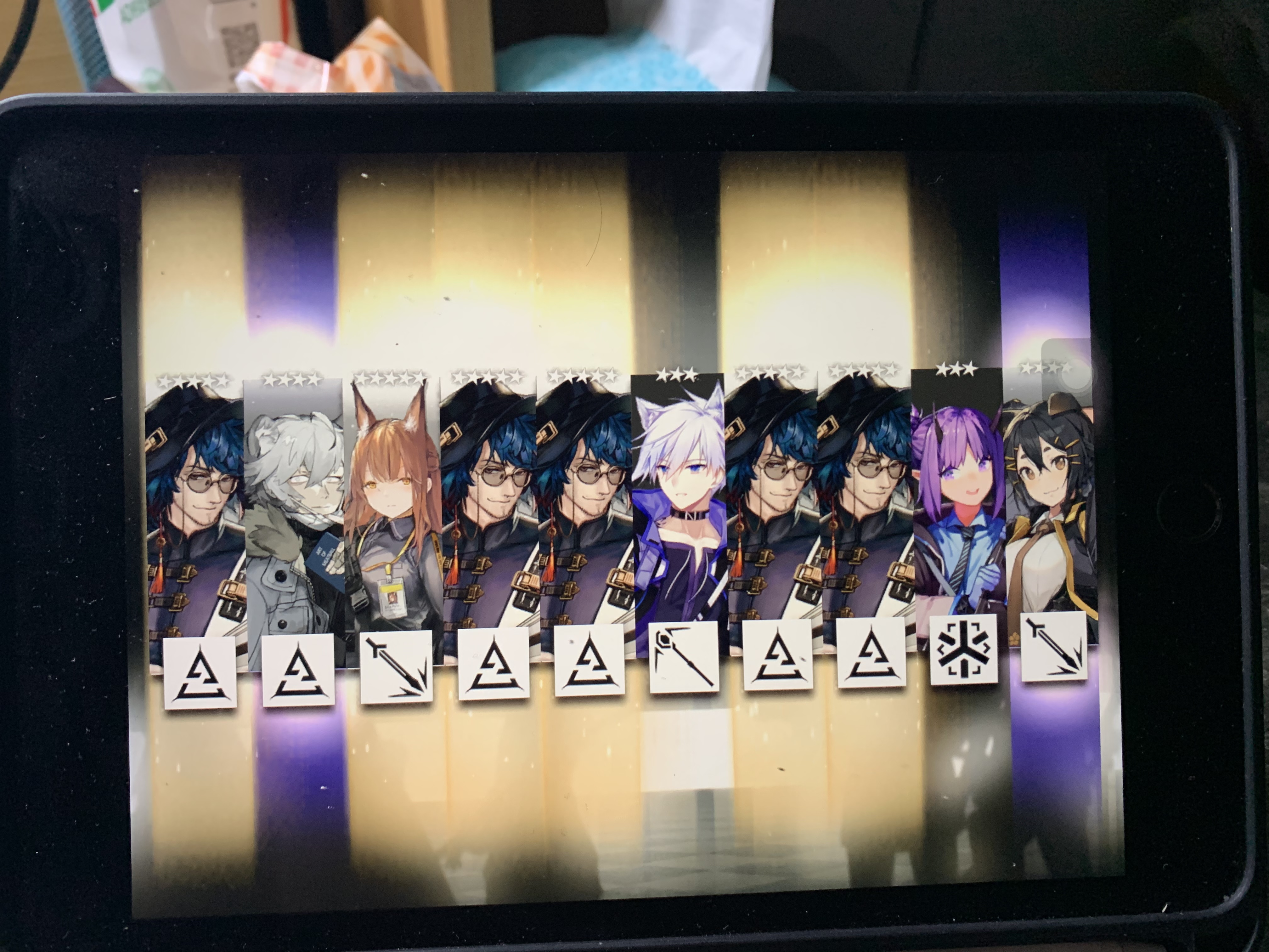 大家好 不要找@魔法zc目录 了[笑哭][笑哭] zc在我的卡池排位呢