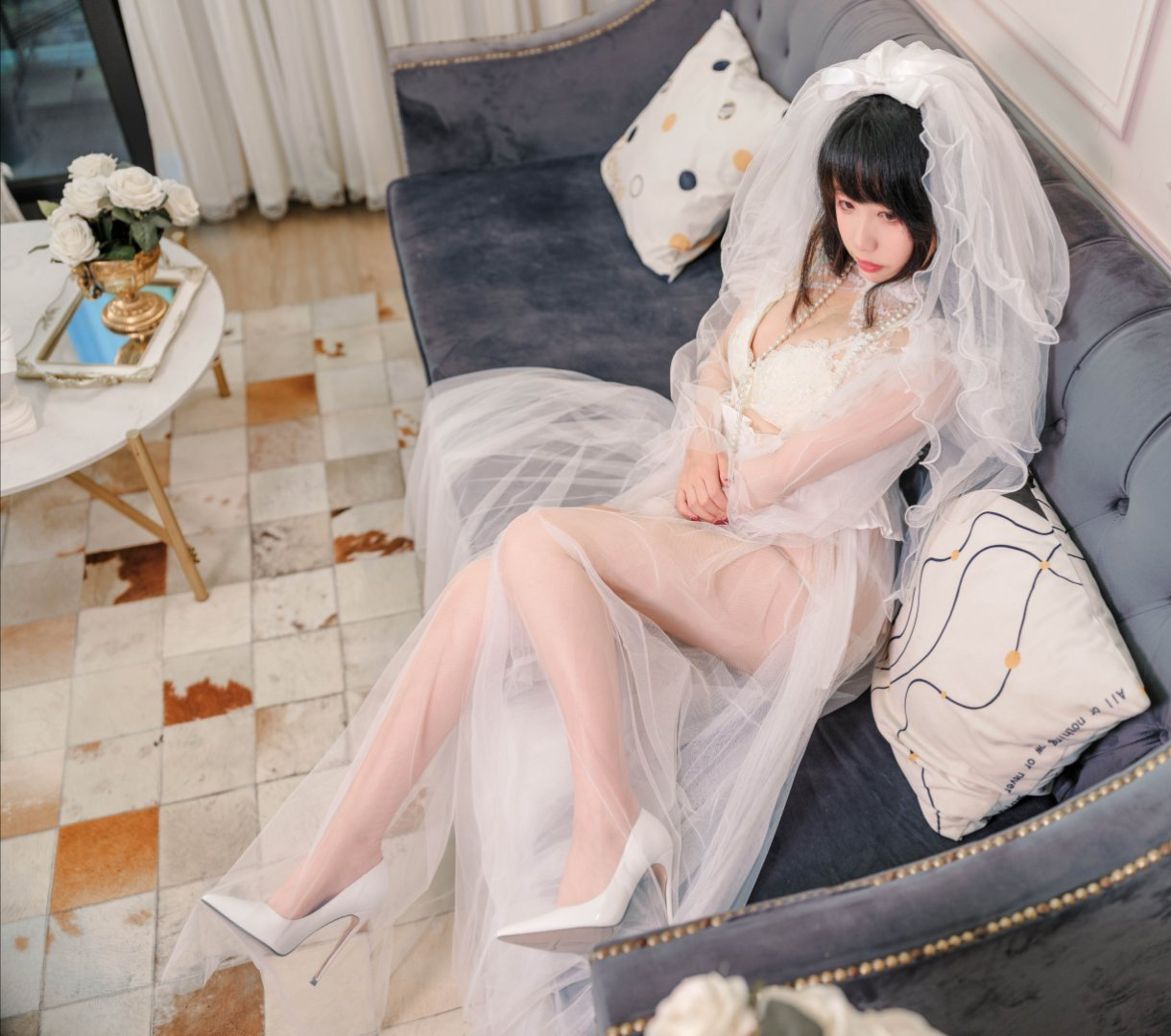 若美样性感婚纱装cosplay4