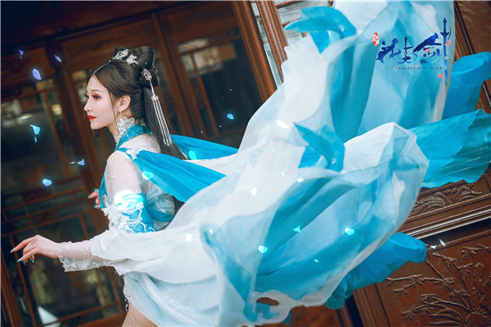 露兒大魔王花与剑玄冰cosplay8