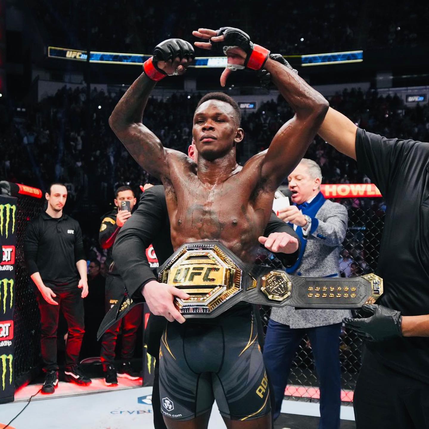 ufc中量级冠军"黑龙"伊泽瑞尔阿迪萨亚浏览:124收藏:0支持:4上传时间