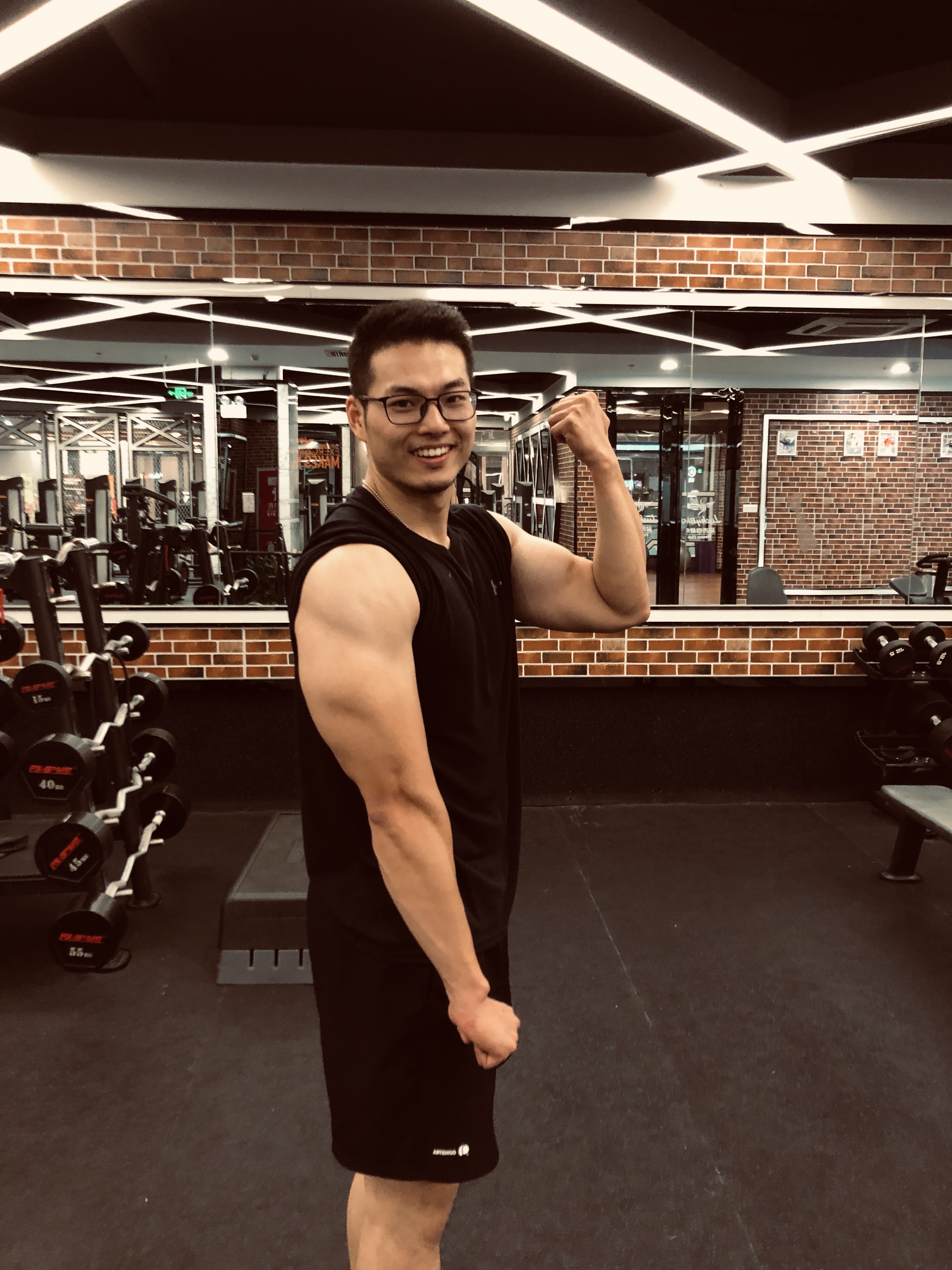 三头过肩,法力无边