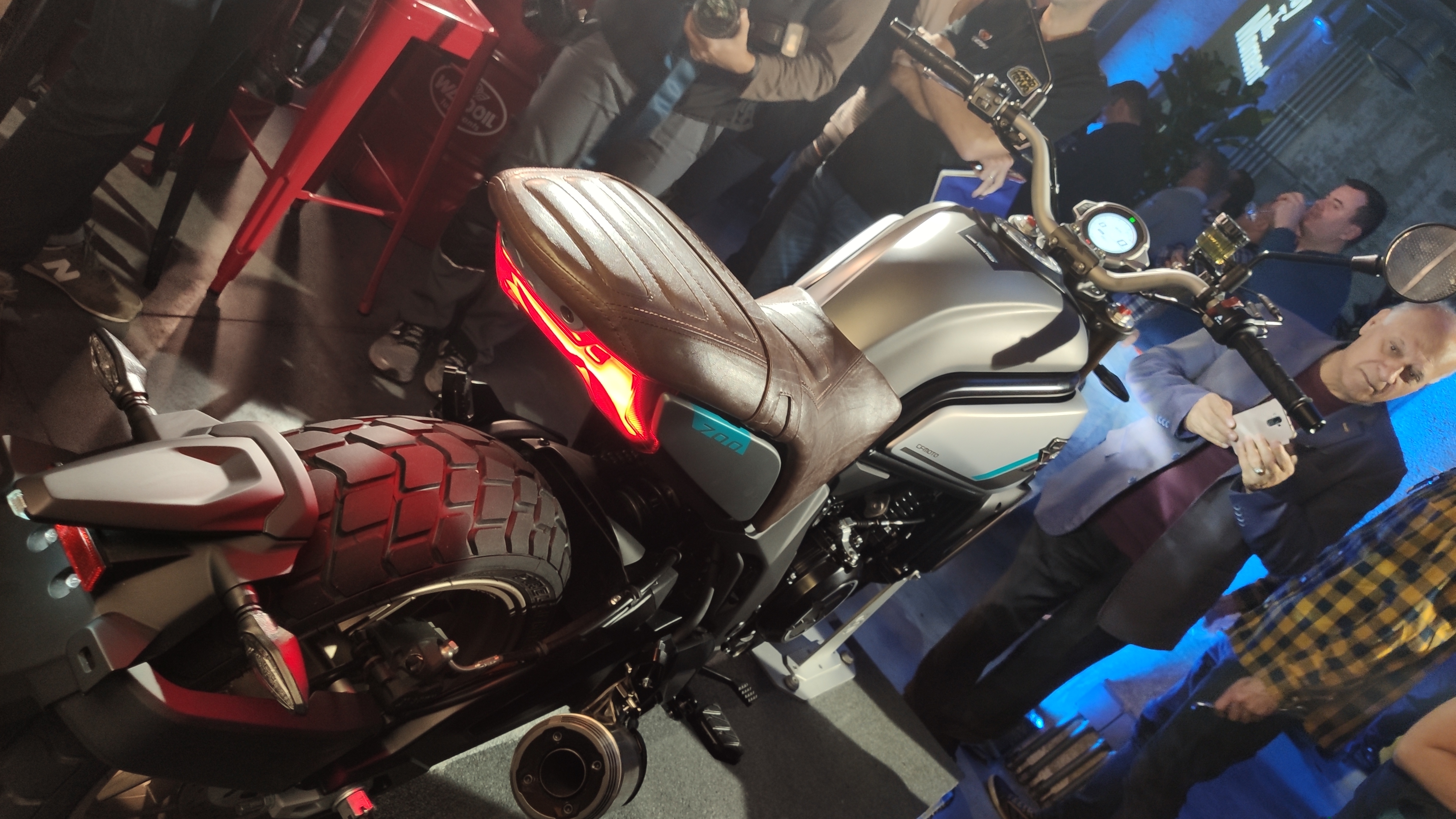 小丙摩托车评中心