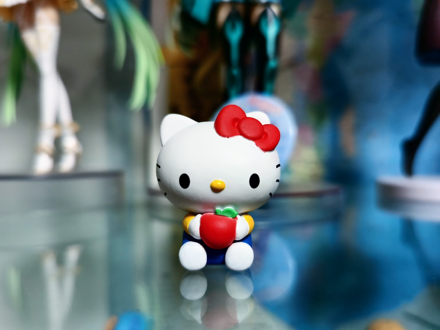 用买wf门票送的抽奖机会抽到的hello kitty终于到了.