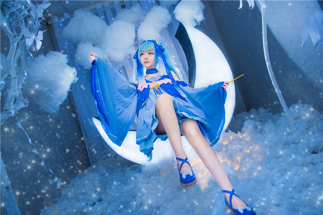 蓝裳Vsinger初音未来 星与雪的公主Cosplay2