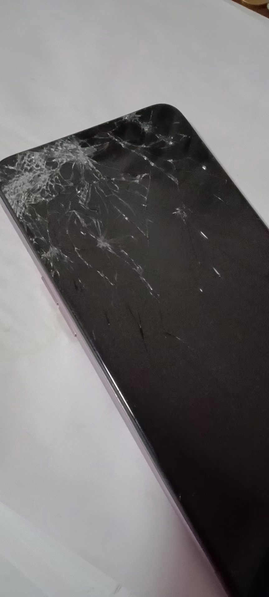摔坏的手机真实图片