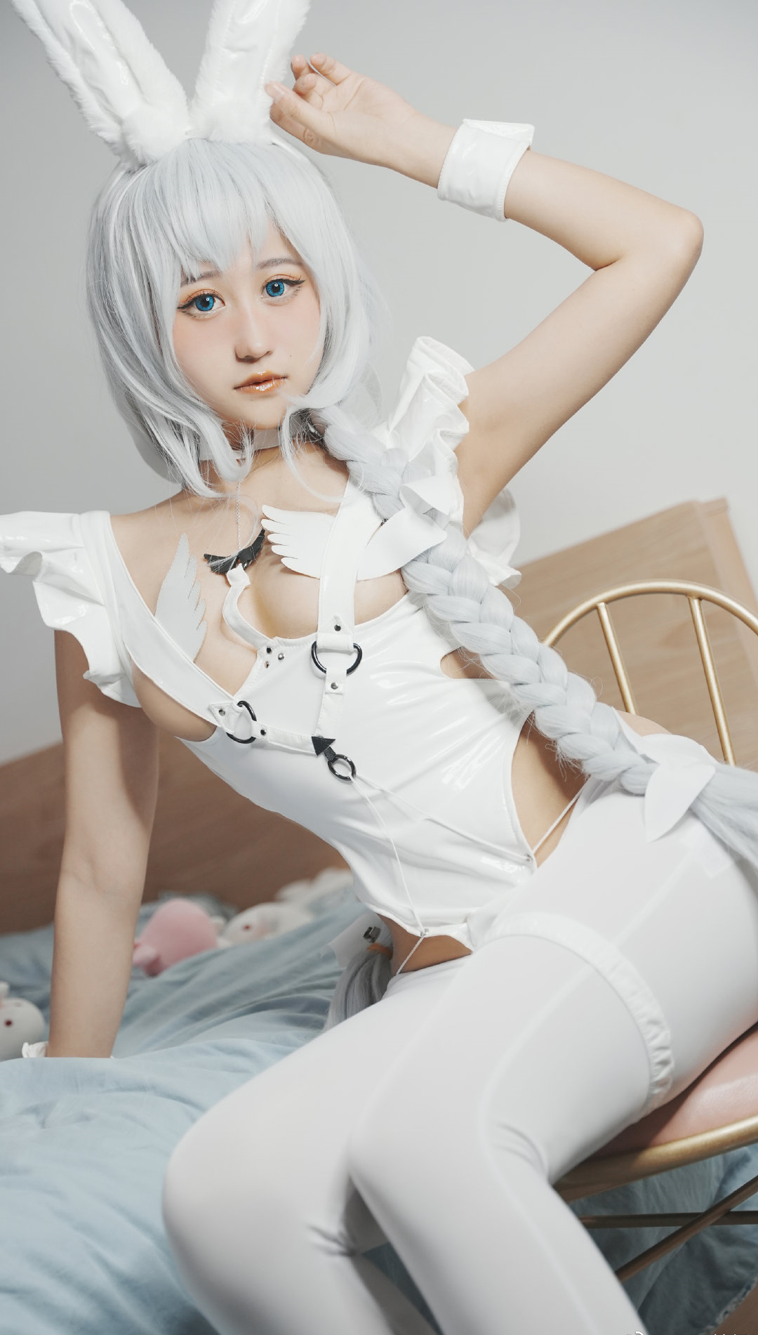 vv子教授碧蓝航线恶毒懒懒的白兔cosplay7