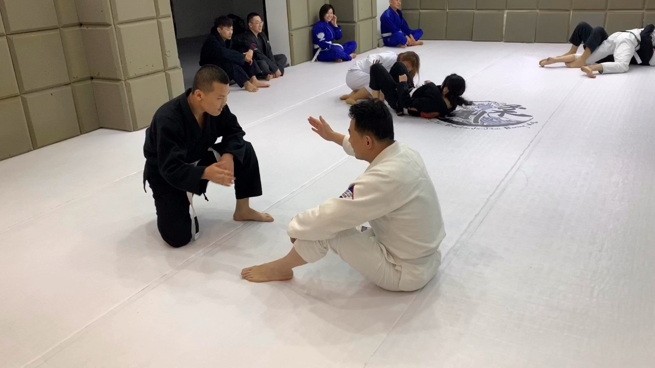 带您探访青岛刚柔道场巴西柔术课