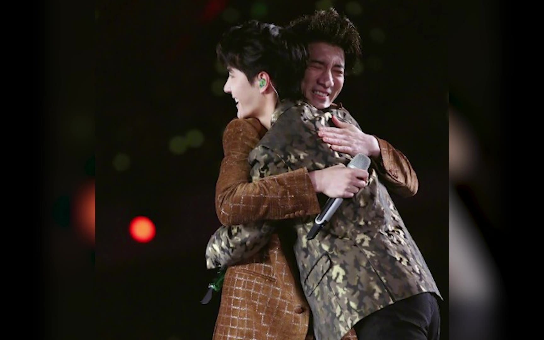 王力宏晒与王一博合作舞台视频,夸赞王一博,"这孩子不得了".