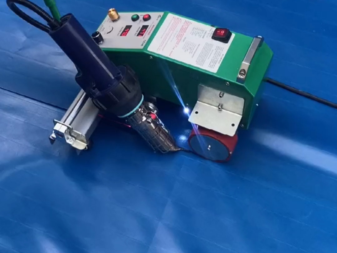 pvc防水卷材焊接机大功率 泳池胶膜喷绘布自动热风拼接机南宁工地