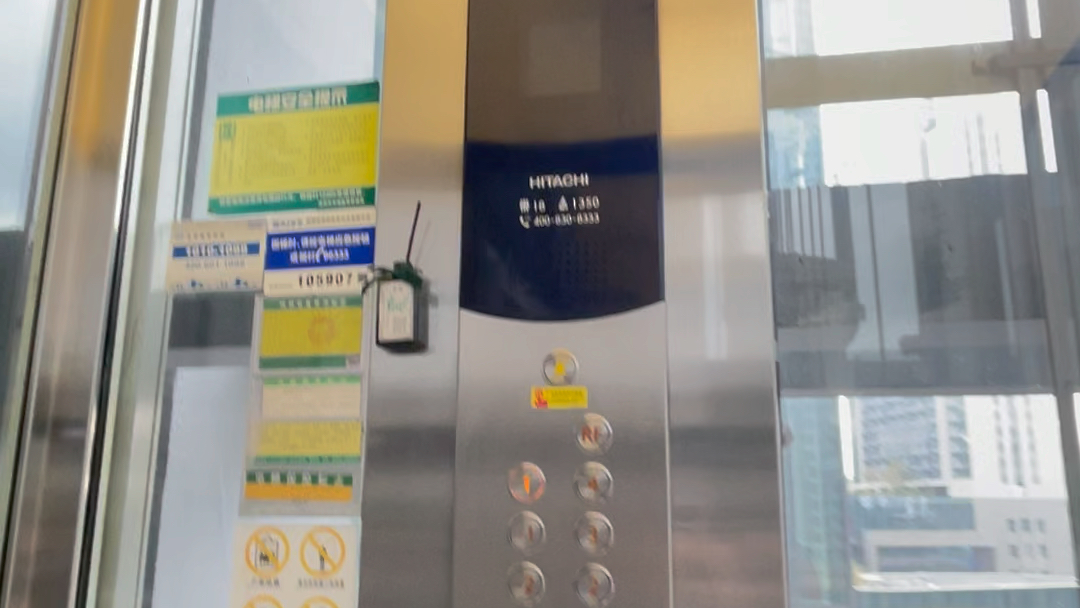 万达广场a座的日立观光电梯