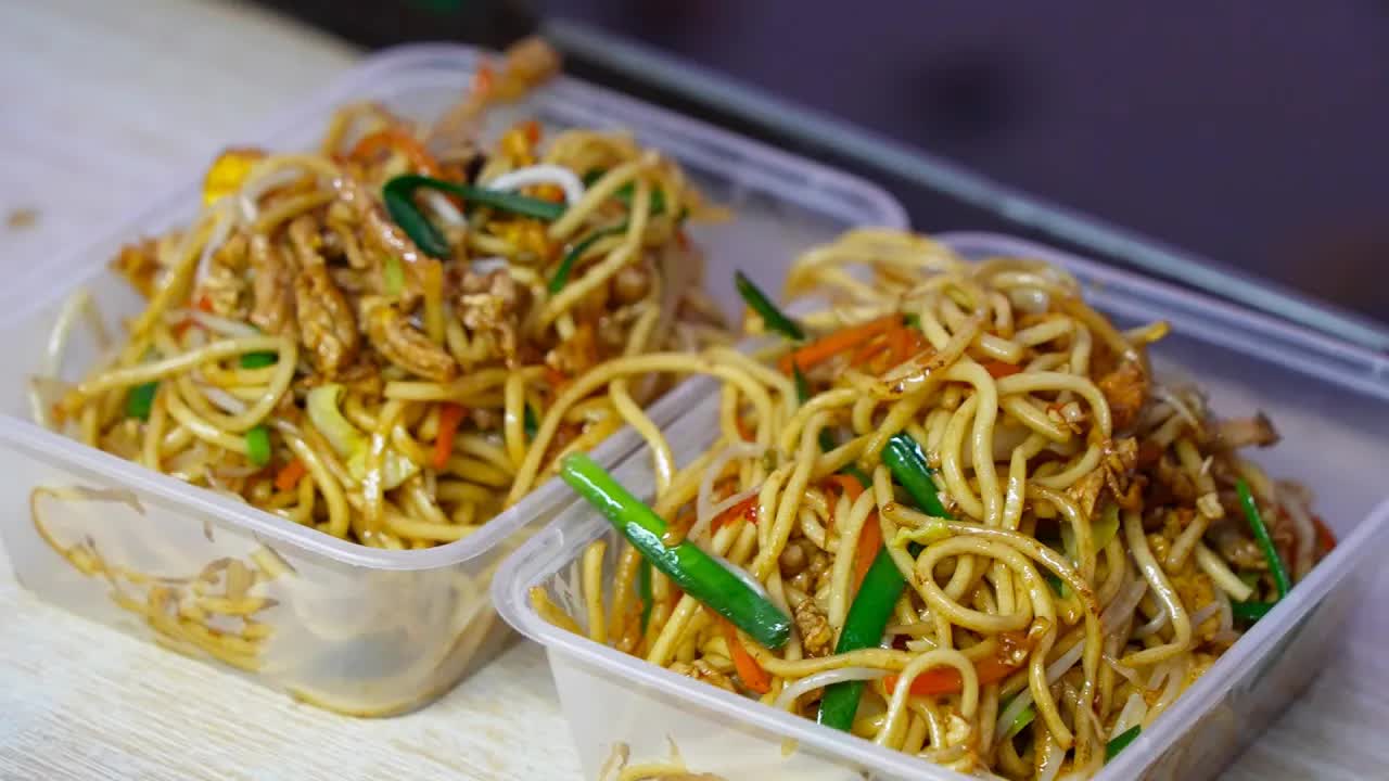 这炒面也太香了吧,广东梅州广式炒粉炒面炒河粉,中国街头炒锅美食!