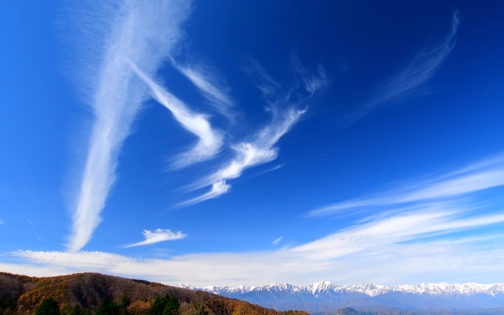 超清日本圣高原晚秋的天空摄影