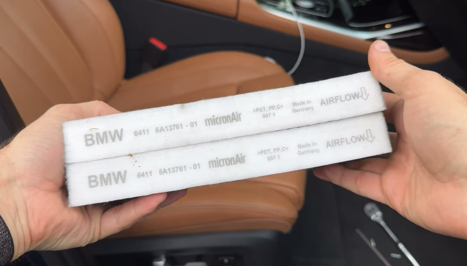 bmw x7 更换空调滤芯 超级简单!