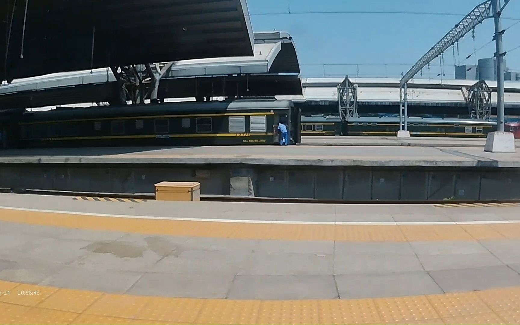 k1613次列车 from 北京 to 北京丰台