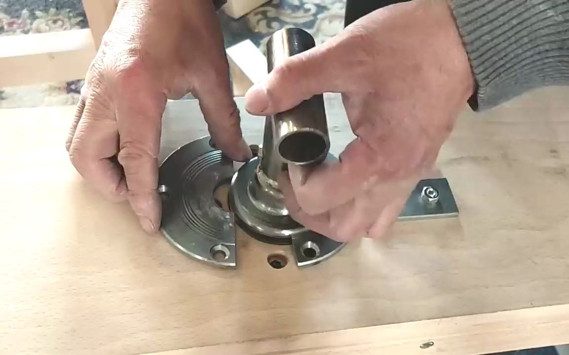 木工桌,十字臂也叫交叉臂x平衡架,即剪刀撑腿虎钳夹制作