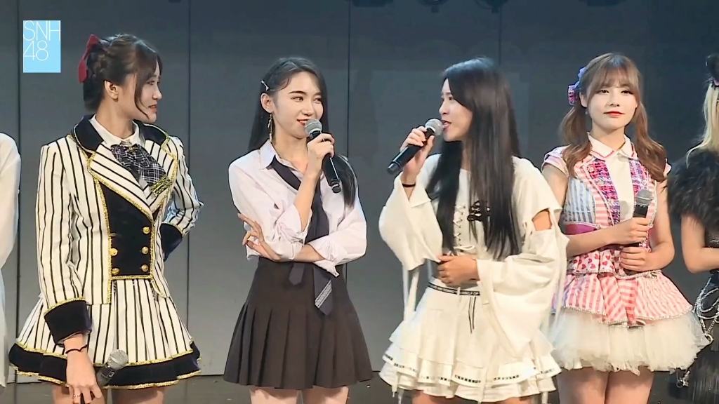 snh48 星梦剧院六周年 mc 前辈后辈身份互换