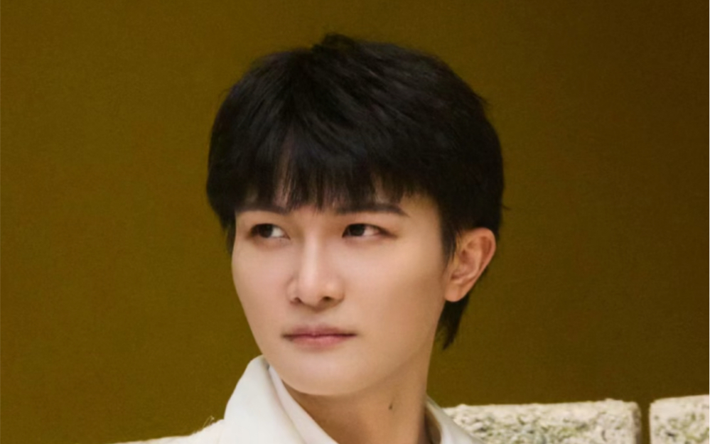 周深用肉嗓唱出了留声机的效果