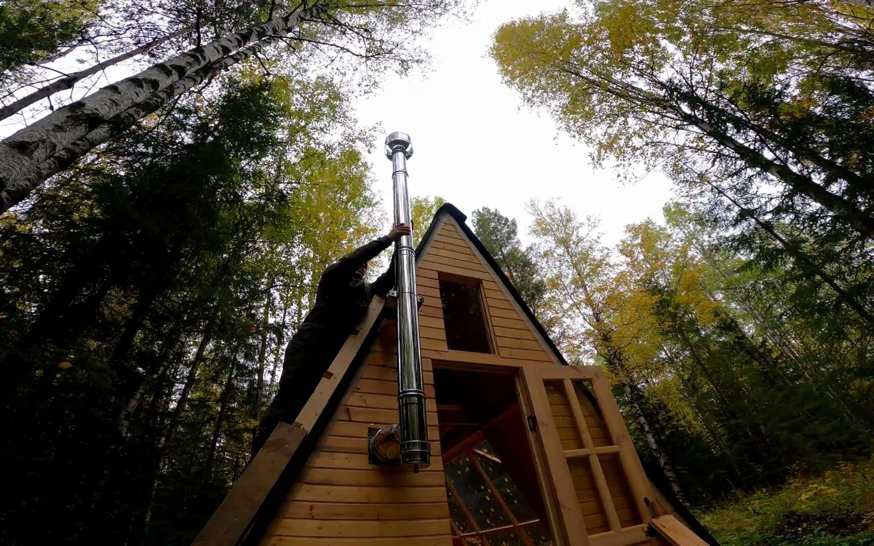 【探秘野外生存】慢理斯条建造一座金字塔房屋