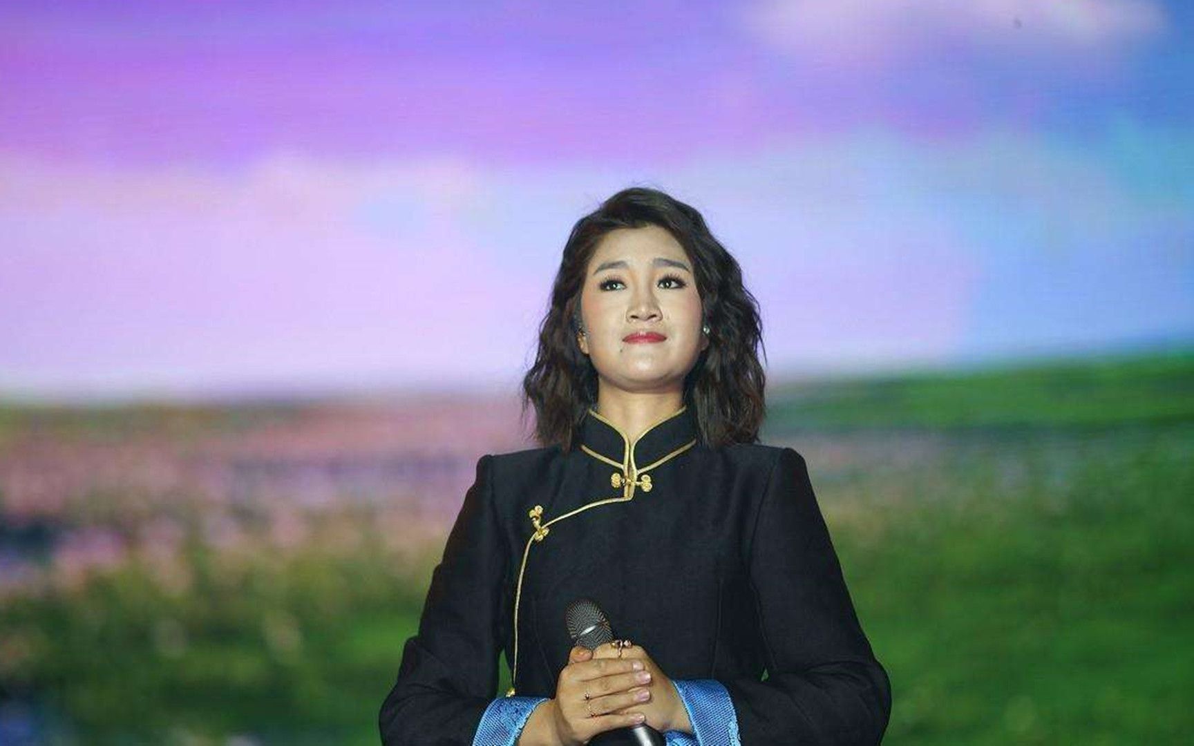 降央卓玛婚礼现场曝光,场面大到堪比演唱会,降央卓玛谈婚姻片段