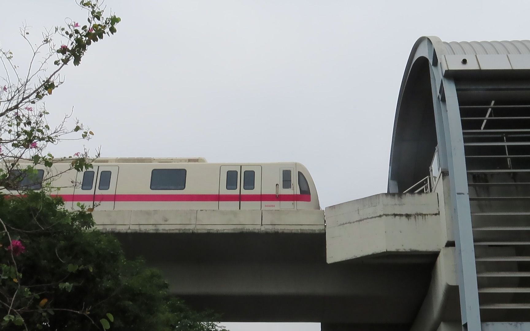 [站外视角]广州地铁4号线 04x093-94 蕉门入站(往黄村)