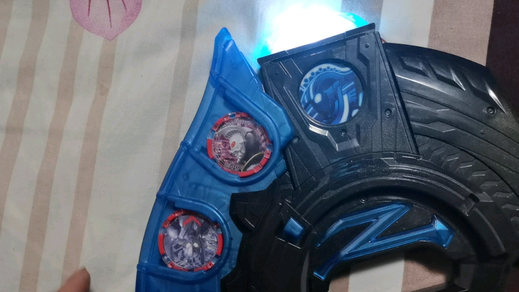 奥特之王和诺亚的勋章联动