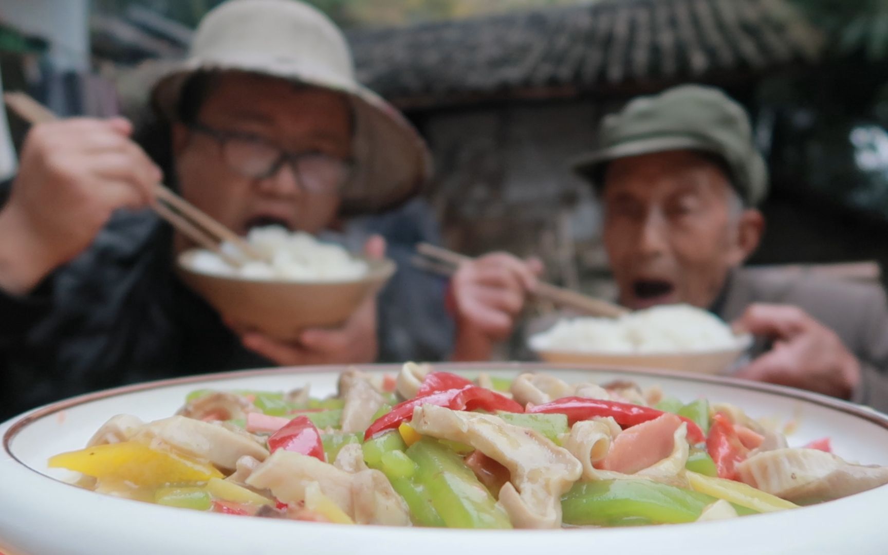 猪肚别在爆炒了,做一份“白油肚条”汤鲜味美,软烂下饭,无异味哔哩哔哩bilibili