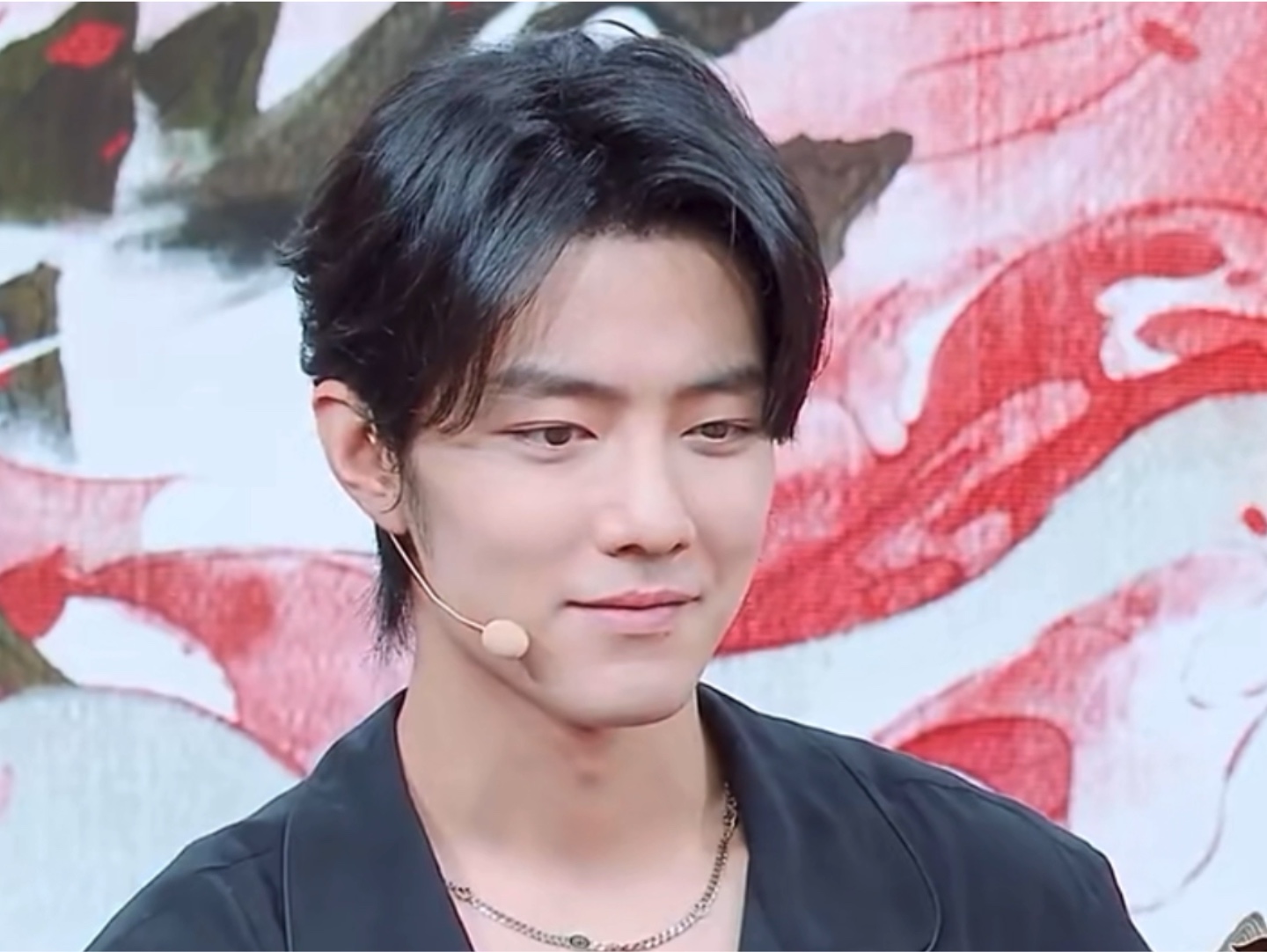 " 肖战:"吊起来拍呀"!