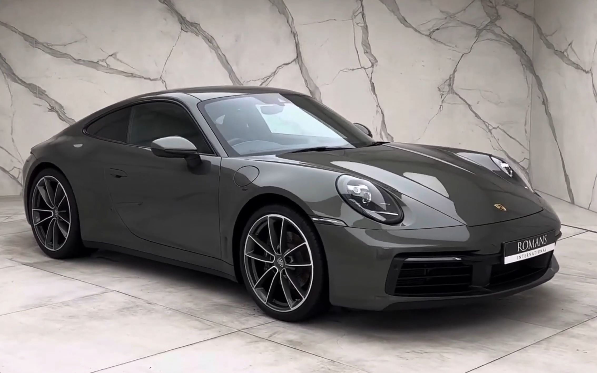 【4k鉴赏】保时捷 911 (992) carrera (2020)- aventurine green