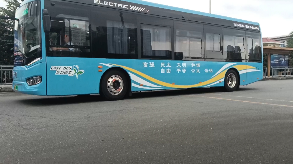 【宁波东方巴士】620路申沃iev10新车潘火高架桥站出站,开往公交咸祥