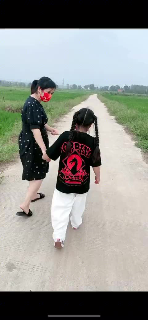 音乐只要一响立马进入状态了瑞琪组合小琪哥瑞瑞抖音小助手