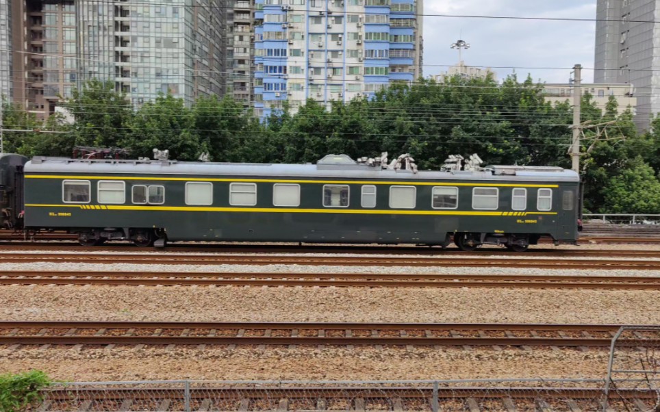 t253/2上行通过广州东站,列尾挂接触网检测车wx25k-998845