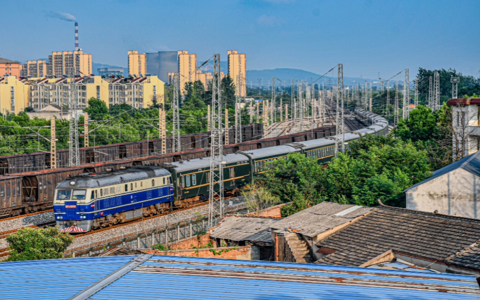 客车特236撮镇站两道通过