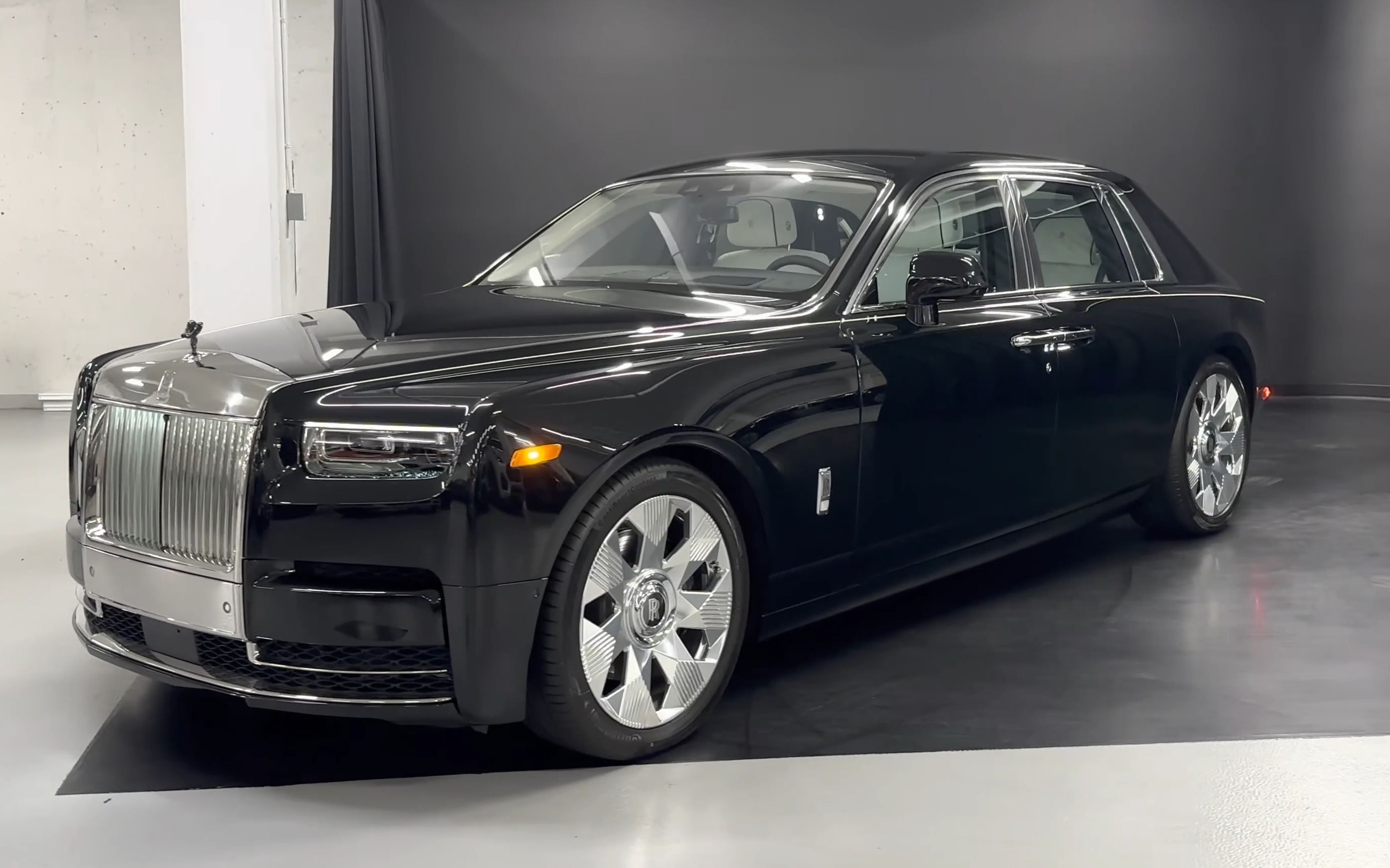 【4K鉴赏】劳斯莱斯 幻影 至尊豪华旗舰 RollsRoyce Phantom哔哩哔哩bilibili