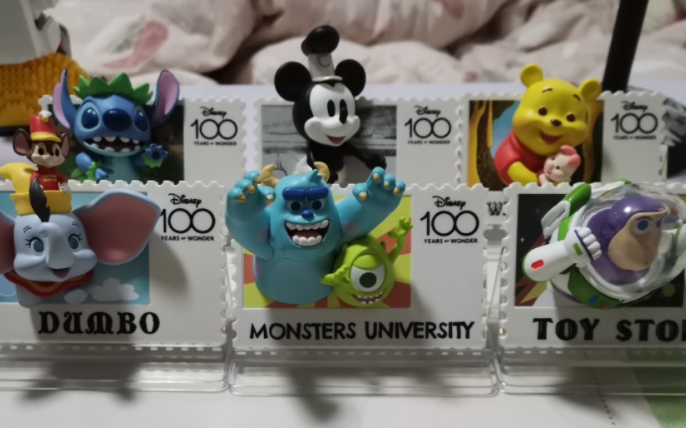 名创优品迪士尼100周年冰箱贴