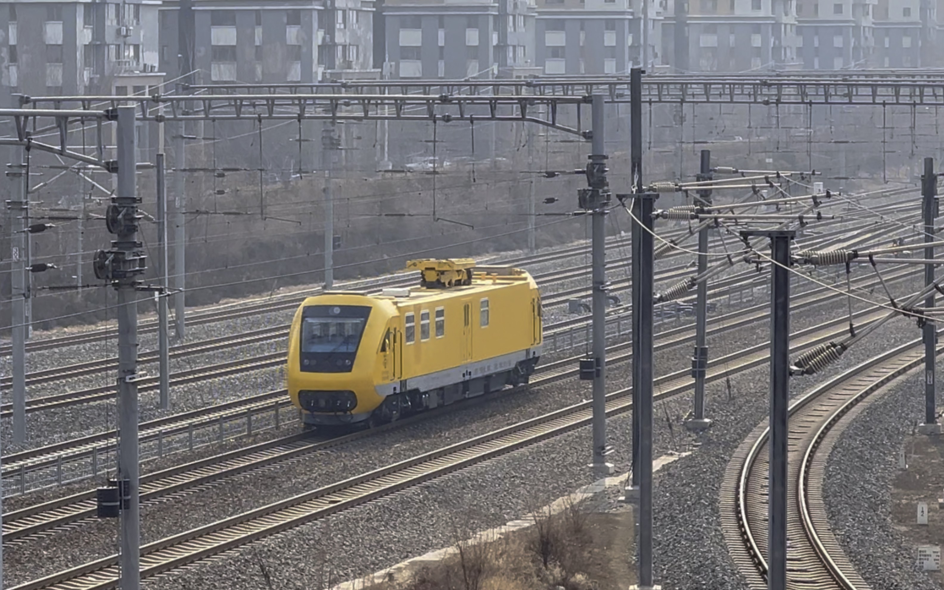 【铁路】23.2.16 德国进口br711c型接触网检测车通过老道口