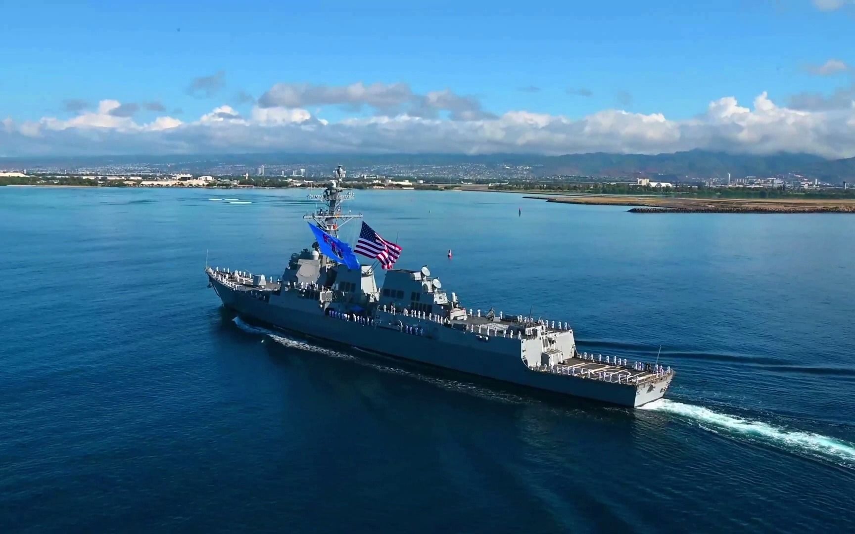 美国海军新的价值15亿美元的驱逐舰丹尼尔·井上号(ddg-118)