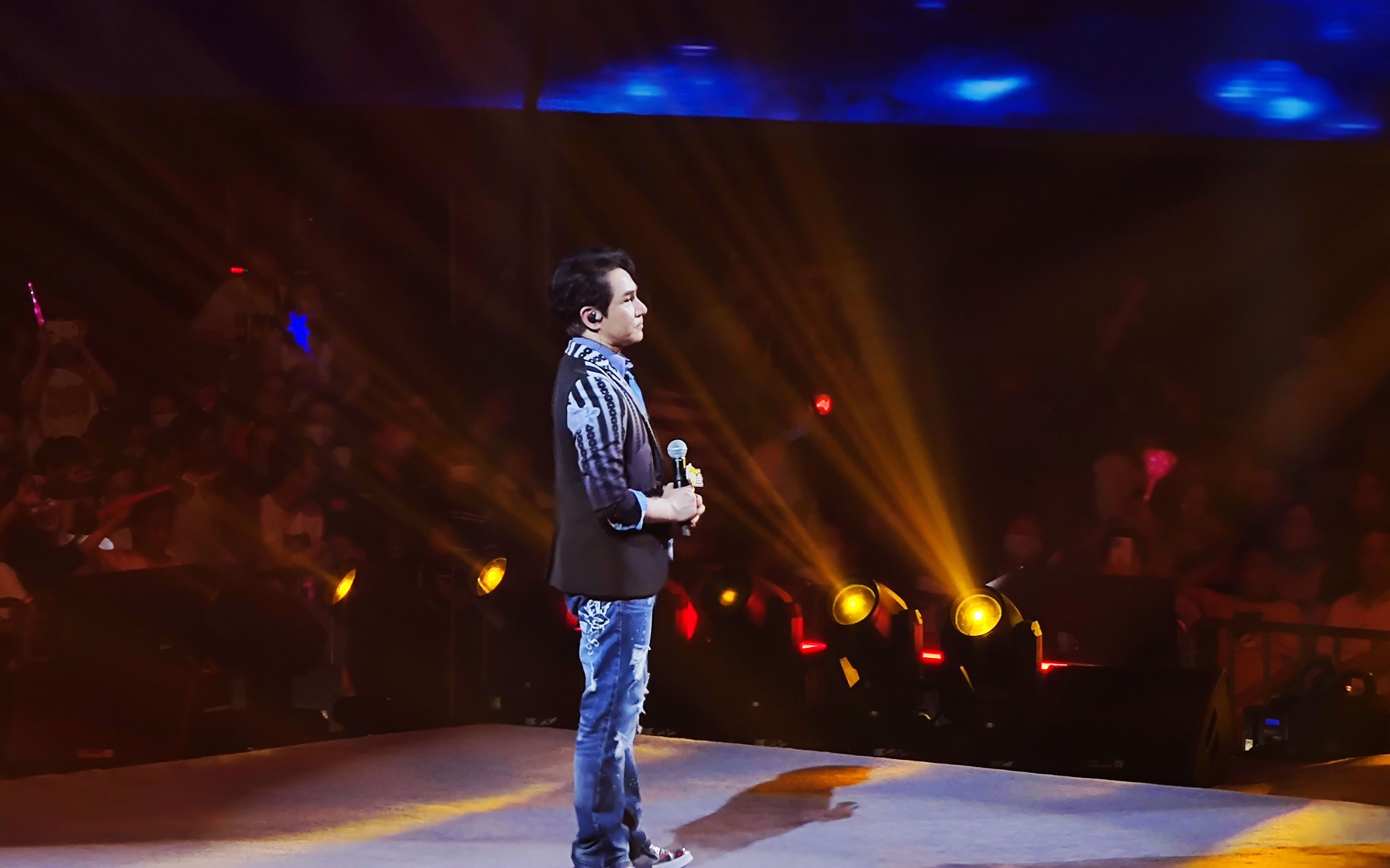 黄凯芹《焚情》