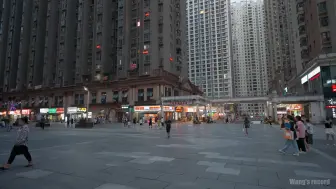 Video herunterladen: 贵阳花果园 步行在密集的楼群中，据说是亚洲最大的住宅区，50万居民，三、四十层的高楼林立