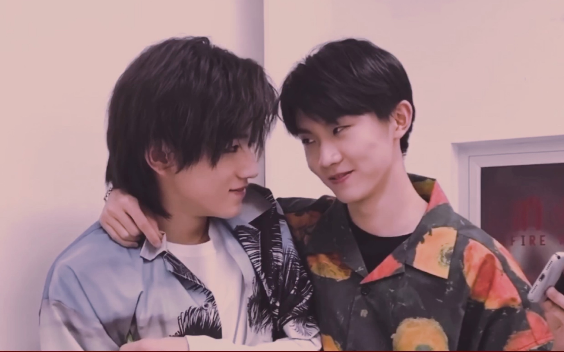 【祺轩】【轩祺】拽贱拽贱的mama,i like boys