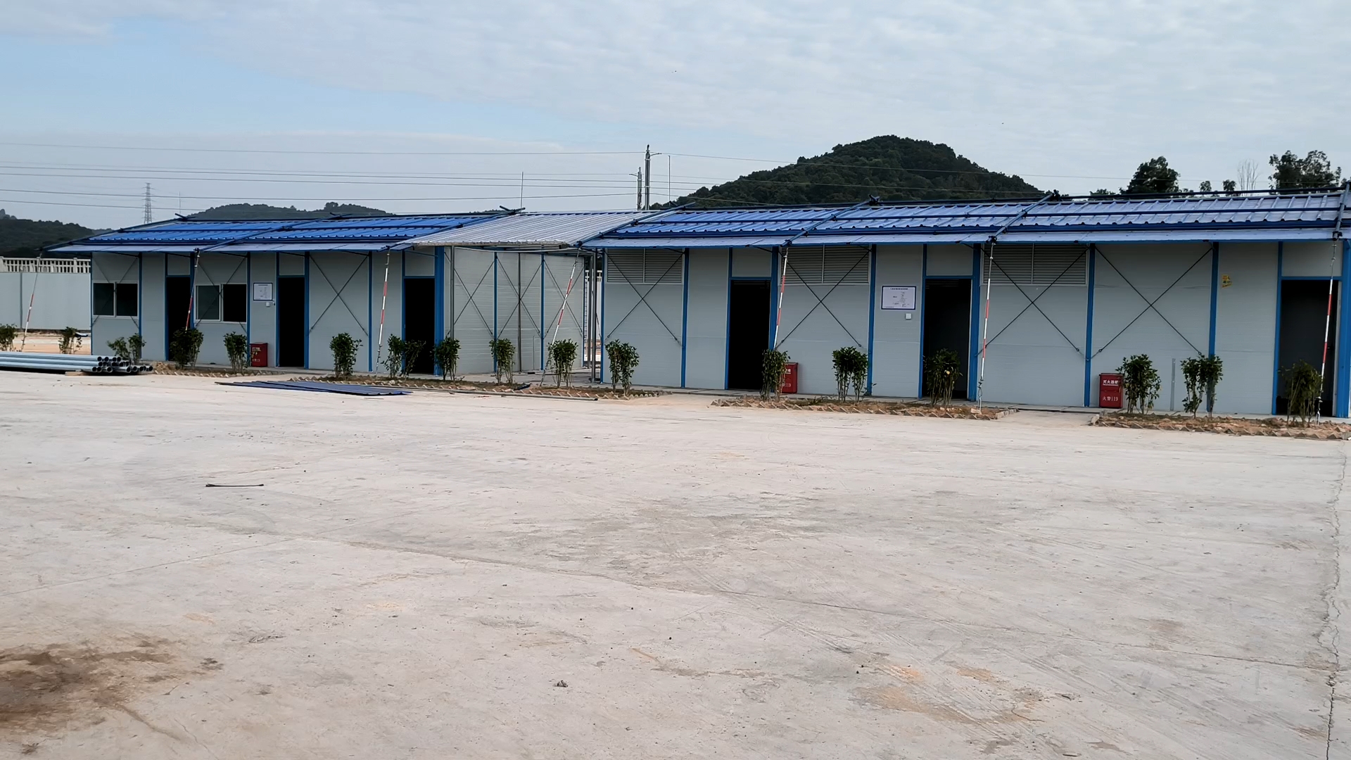 近距离观察施工现场生活区