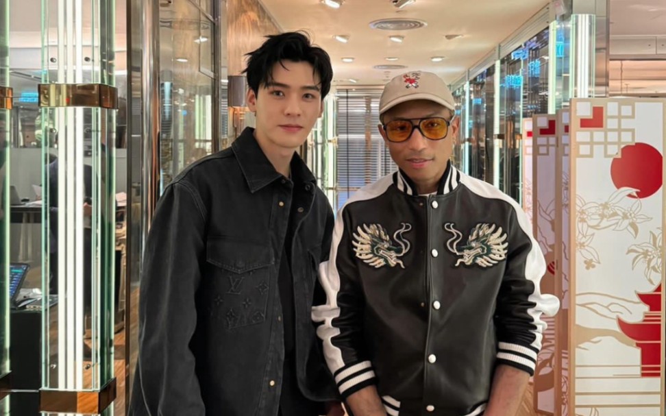 这就是龚俊时尚资源好的原因吗?走红毯穿搭得到设计师团队的认可!