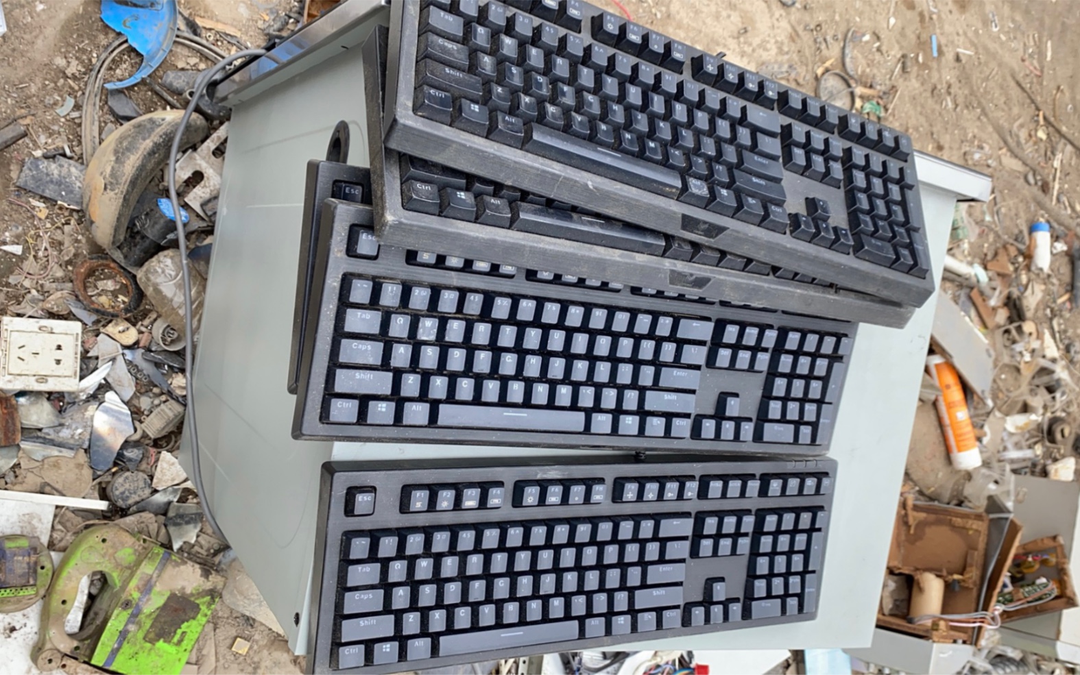 一个垃圾佬的日常捡垃圾捡到机械键盘魔力鸭2018s