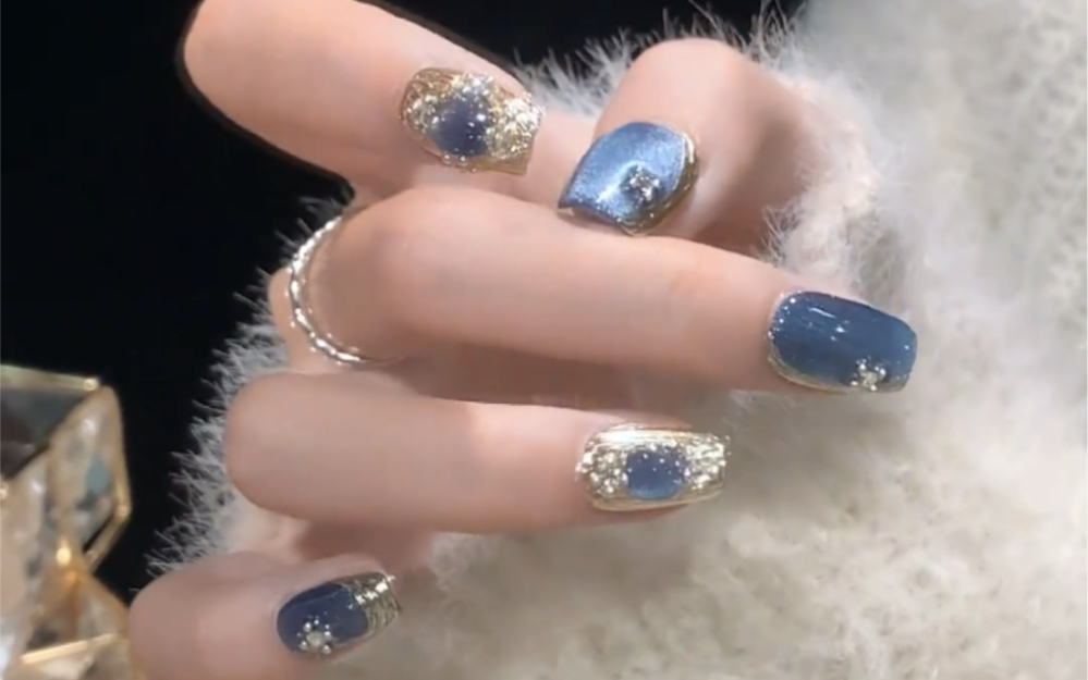 蓝色玻璃猫眼美甲#超好看的美甲#仙女必备#美甲款式推荐#高级感美甲