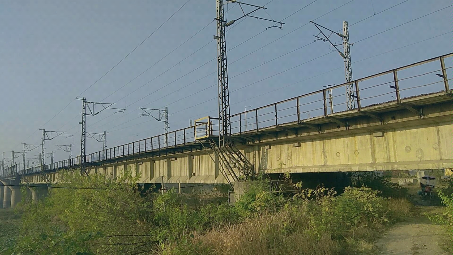 hxd1b0488南局向段牵引广铁集团长轨道专用车通过京九下行k1363公里标