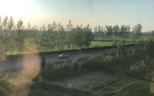 Video herunterladen: D2914次CRH2A连镇高铁250km/h秒杀G25长深高速汽车