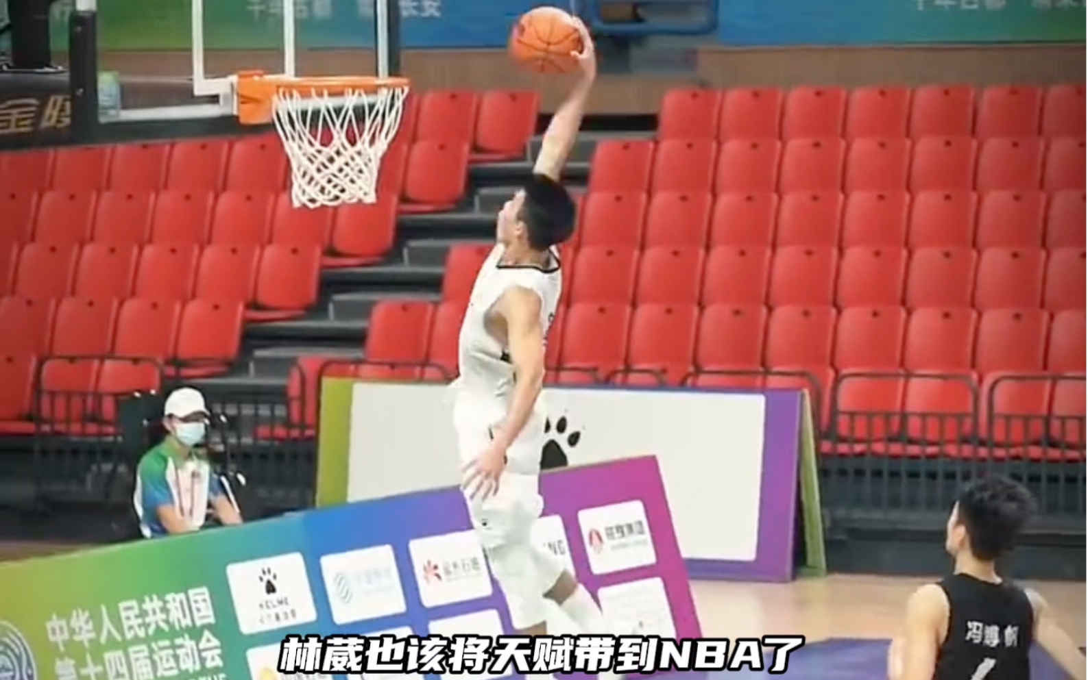 他也应该将天赋带到NBA了吧!不为别的,只是为了正视与世界的差距#林葳 #篮球#cba哔哩哔哩bilibili