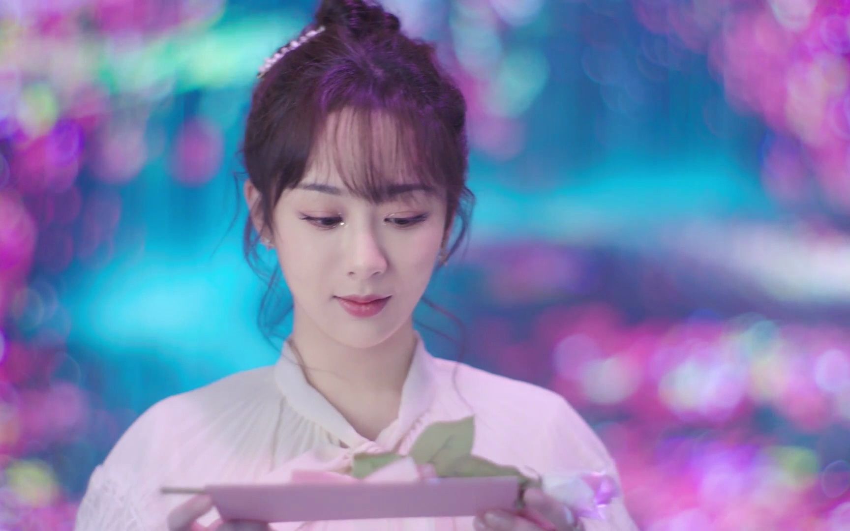 【杨紫】她唱了"紫色海洋"然后粉丝呼唤着她的名字