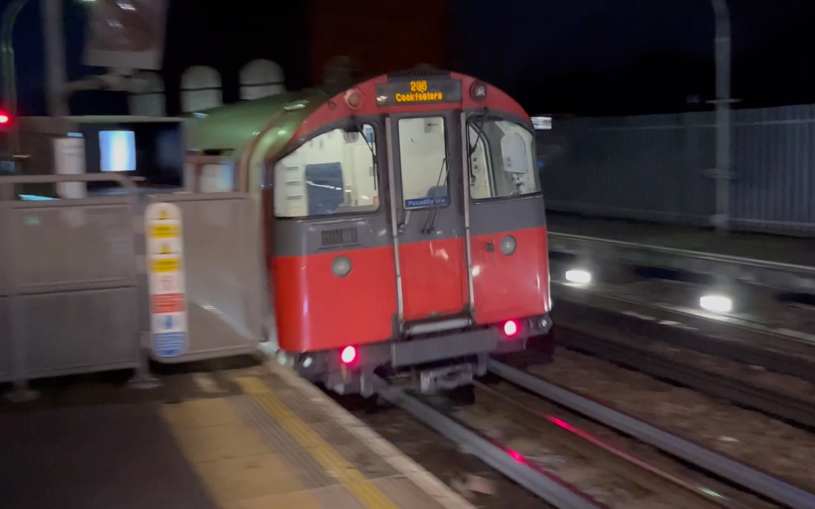 【伦敦地铁】皮卡迪利线 piccadily line 出hounslow east站